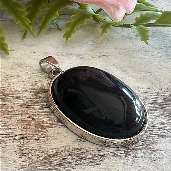 Black & Silver Trimmed  Pendant - Picture 2 of 3